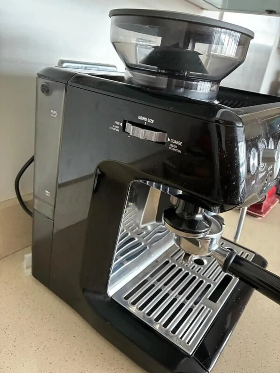 Sage Barista Express (Black), Built-in Grinder, Immaculate, Just Cleaned - Image 3