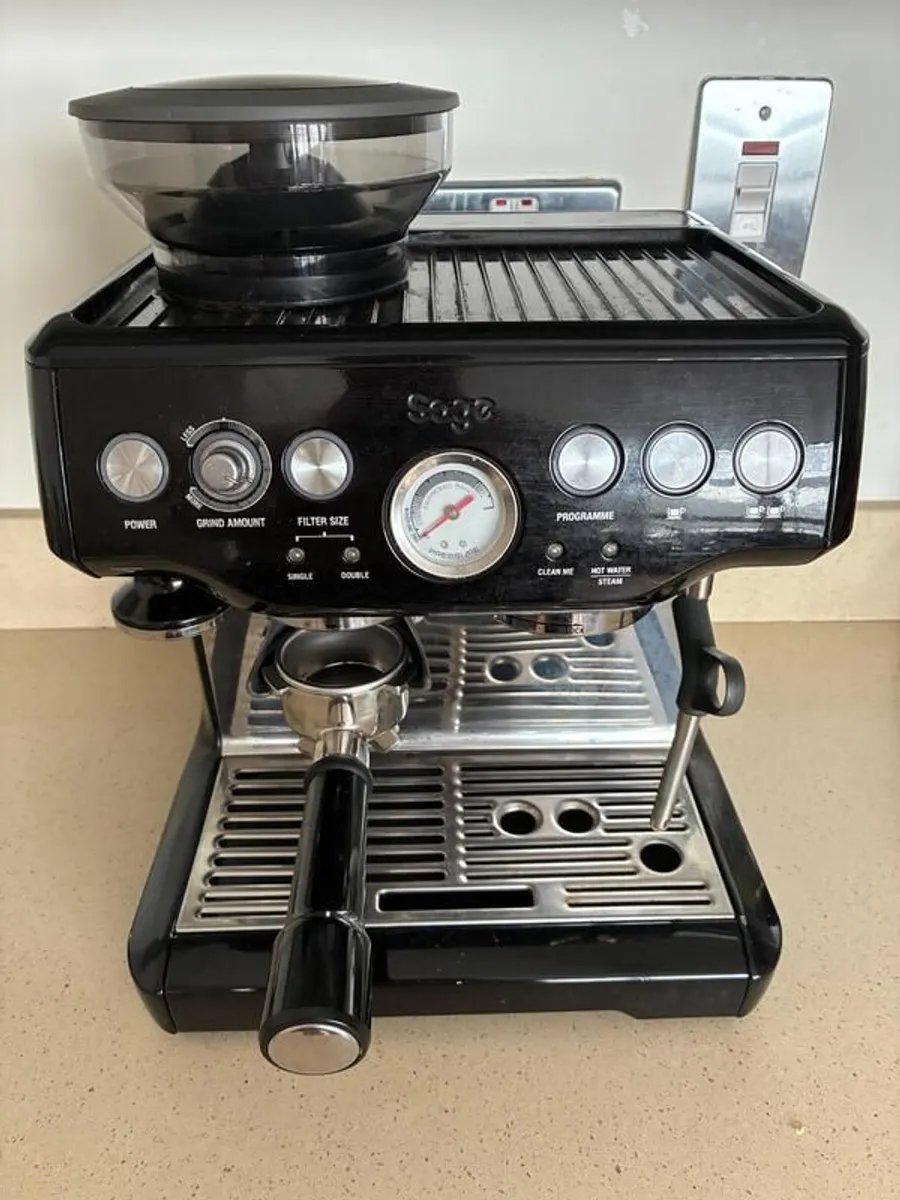 Sage Barista Express (Black), Built-in Grinder, Immaculate, Just Cleaned - Image 1