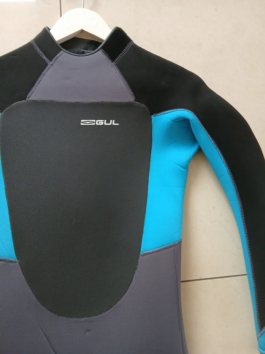 Wet Suits - Image 4