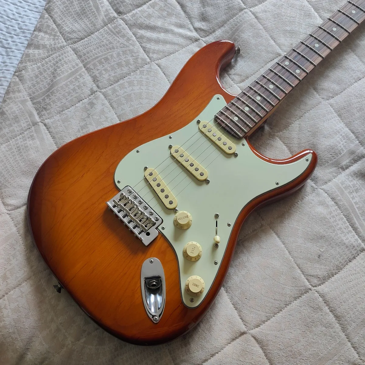 Fender Strat American Performer - Honey Burst - Image 1