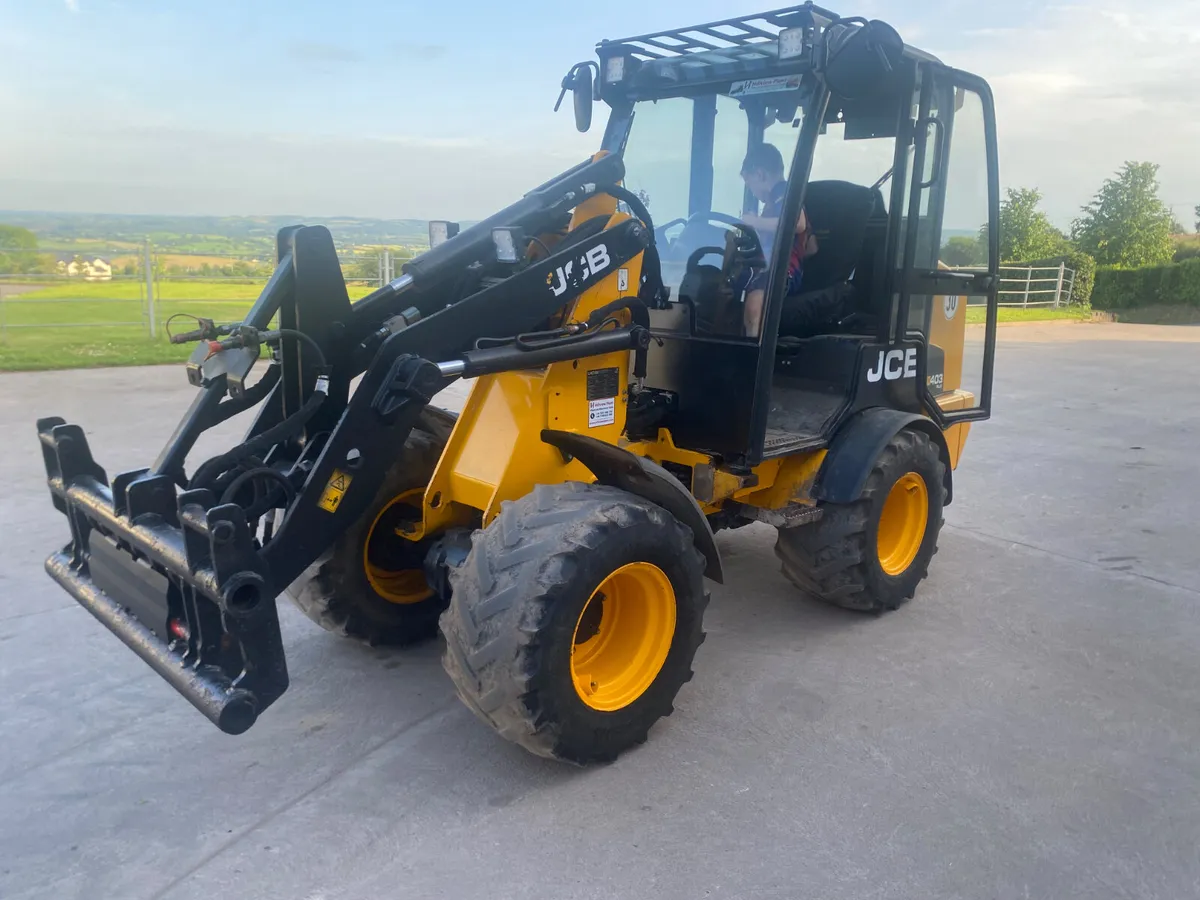 2023 JCB 403 PLUS - Image 4