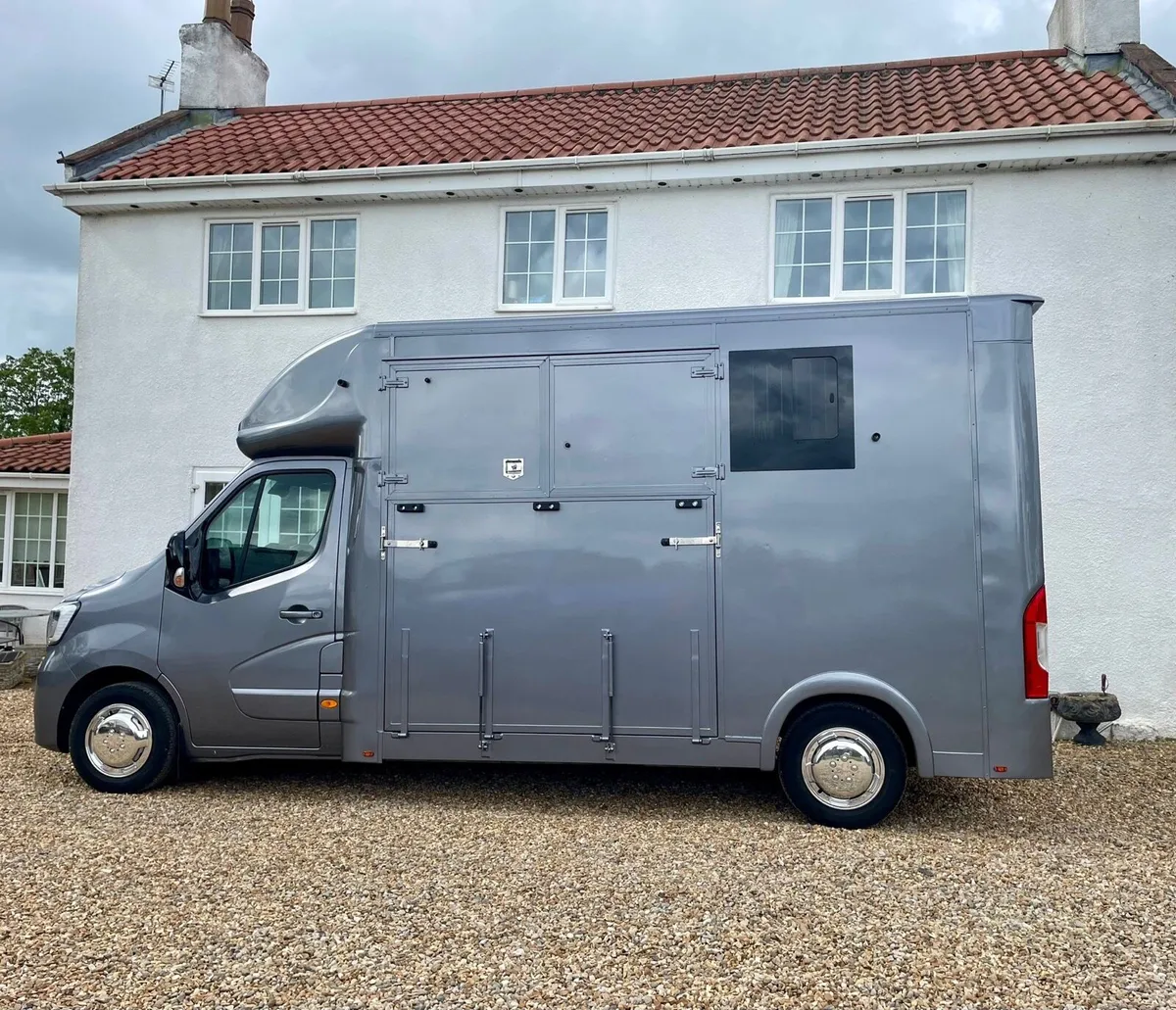 Renault Master 2021 . 2 Horsebox . New Build - Image 4