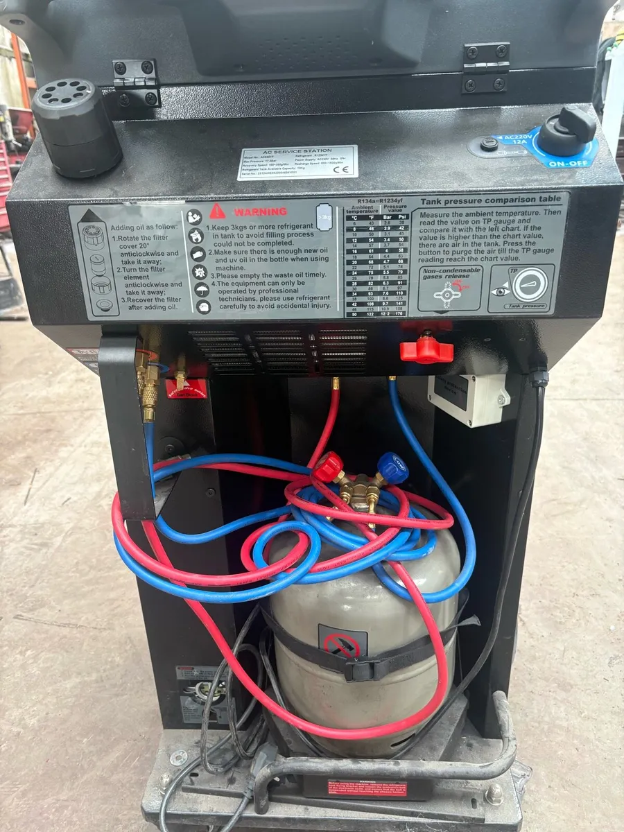 Air Conditioning recharge unit - Image 3