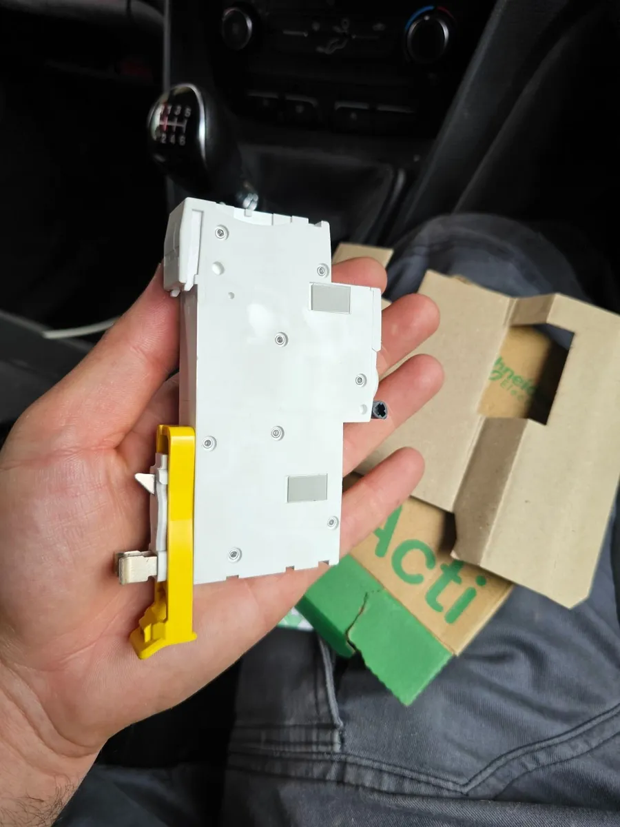 3 x Schneider C20 RCBO's - Image 2