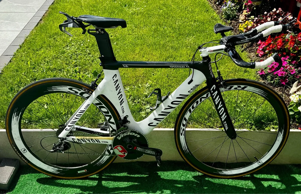 Canyon Speedmax CF Triathlon/TT BIKE - Image 1