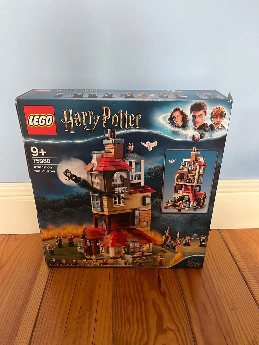 Harry Potter Lego Attack on the Burrow - Image 1