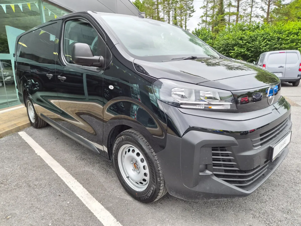 NEW Opel Vivaro 1.5L Diesel Manual - Image 2