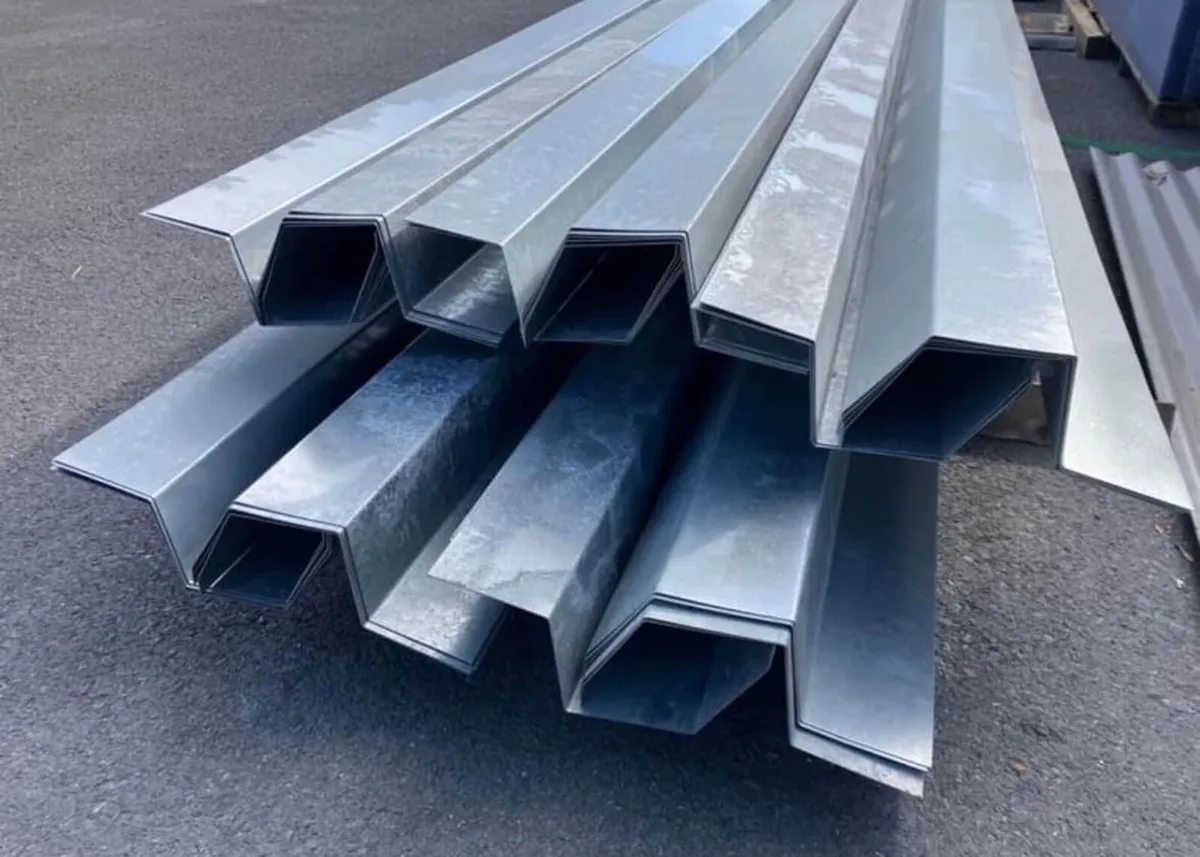 50 new 20ft purlins 15 galvanised gutters €2700 - Image 2