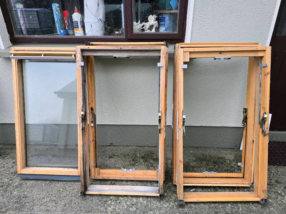 1x Velux Windows - Image 2