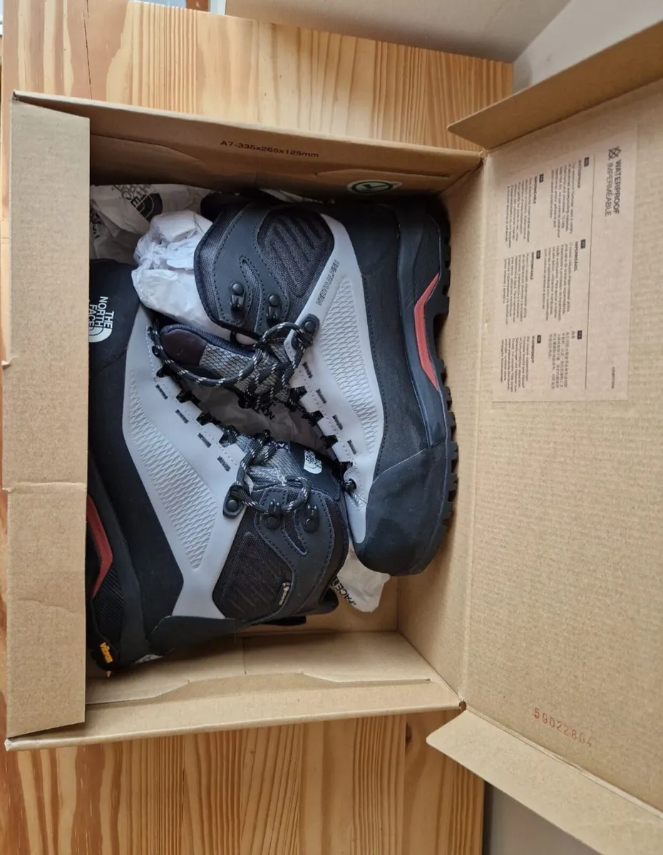 Hiking boots : North Face - Image 3