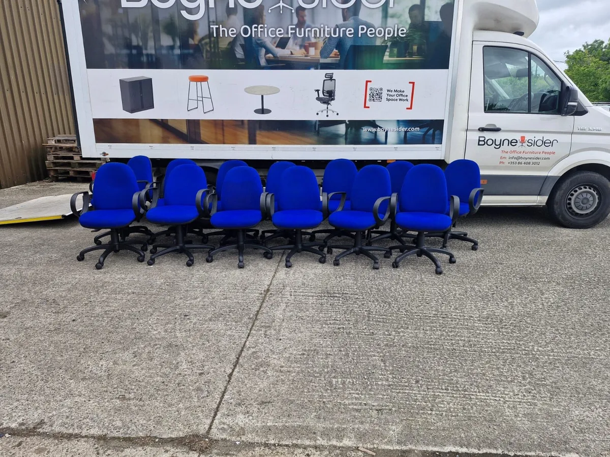14 second-hand hand office chairs in blue fabric - Image 2