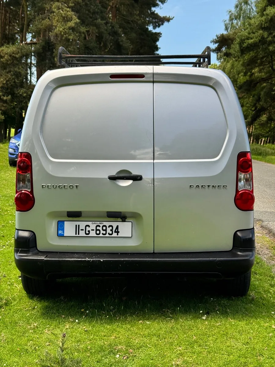 2011 Peugeot Partner- 3 Seats & New DOE - Image 3