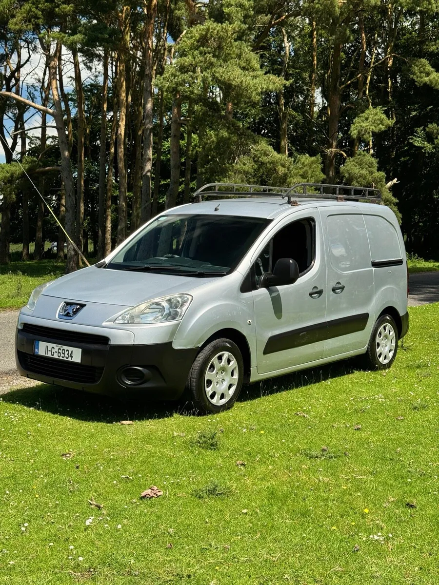 2011 Peugeot Partner- 3 Seats & New DOE - Image 4