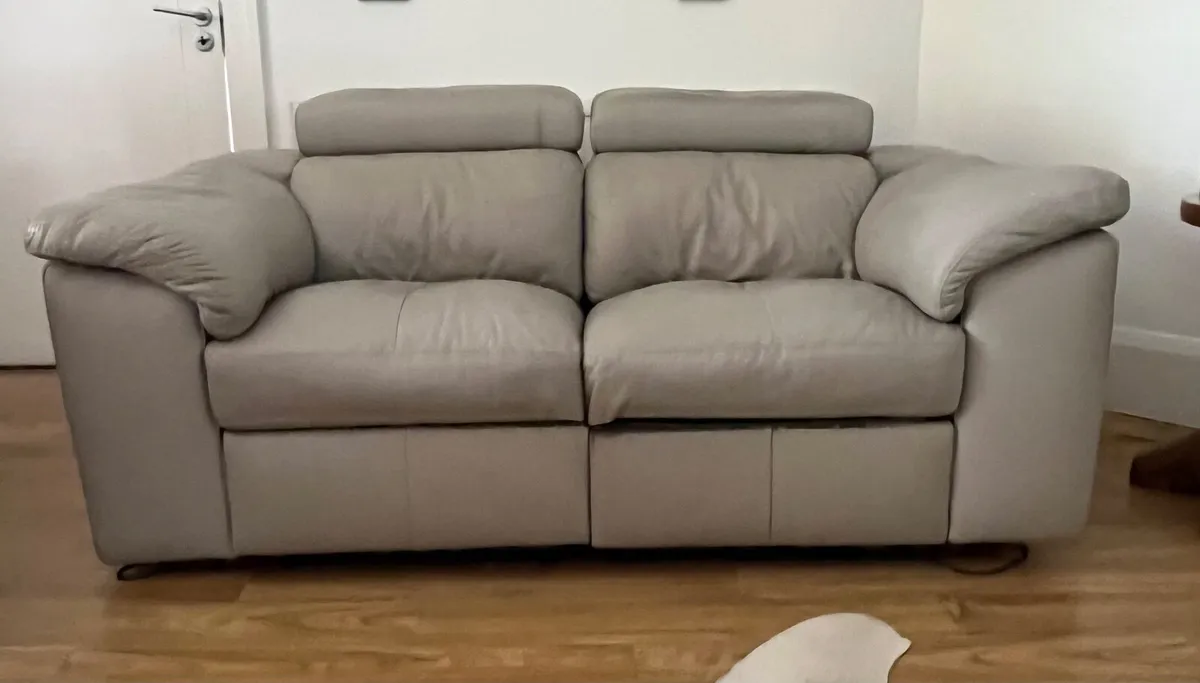 2 seater Italian leather recliner - Image 2