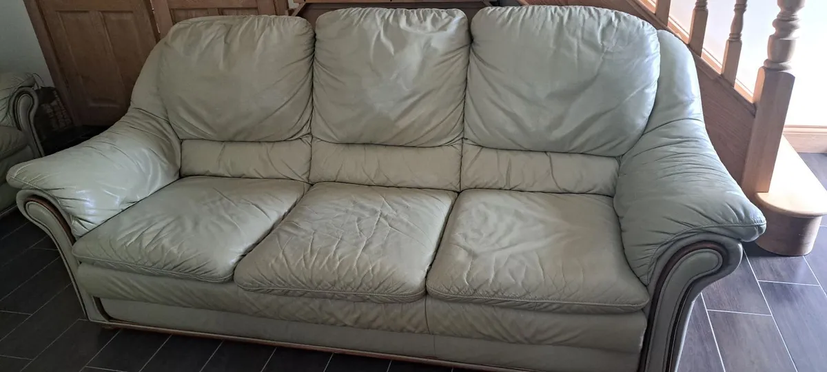 3 and 2 Leather Suite + Footstool - Image 2