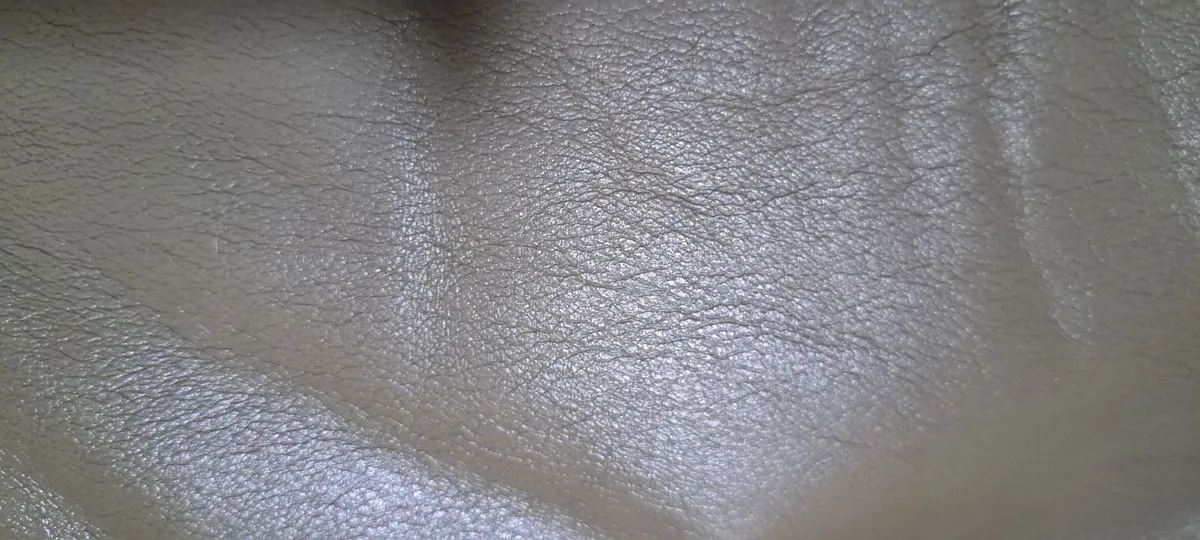 3 and 2 Leather Suite + Footstool - Image 3