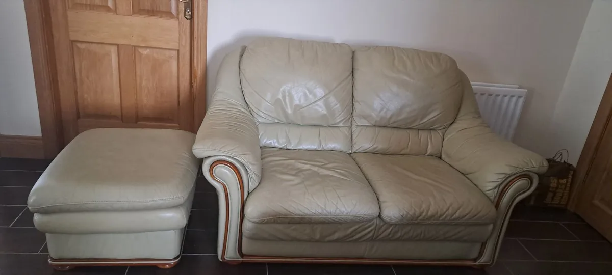 3 and 2 Leather Suite + Footstool - Image 1