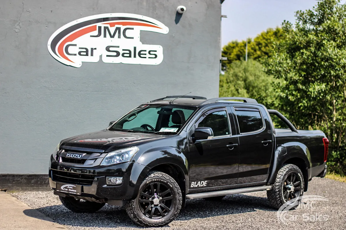 2015 IZUZU D-MAX BLADE TWIN TURBO - Image 1