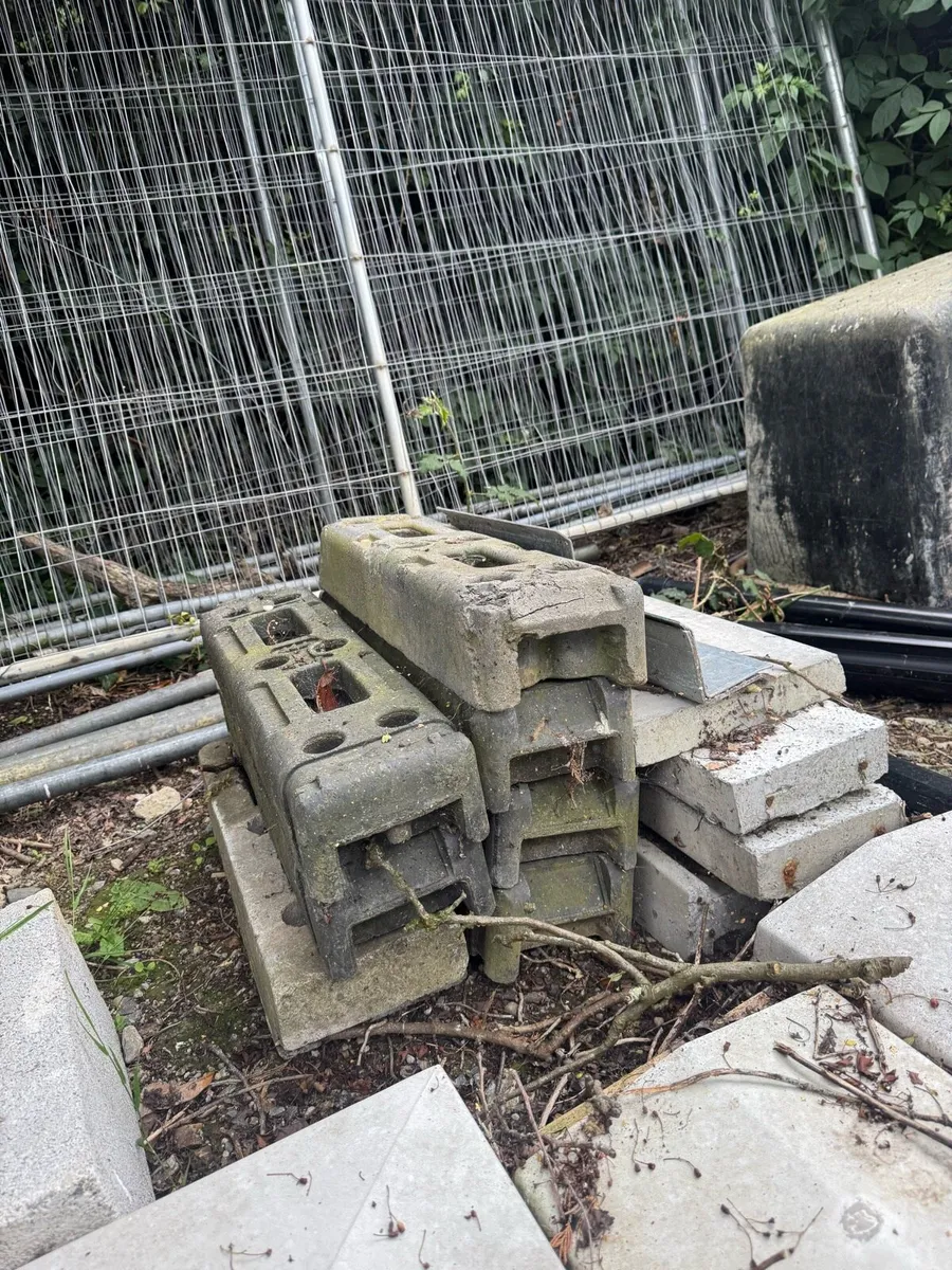harris fencing x 8 , Fencing Feet x 7 - Image 2