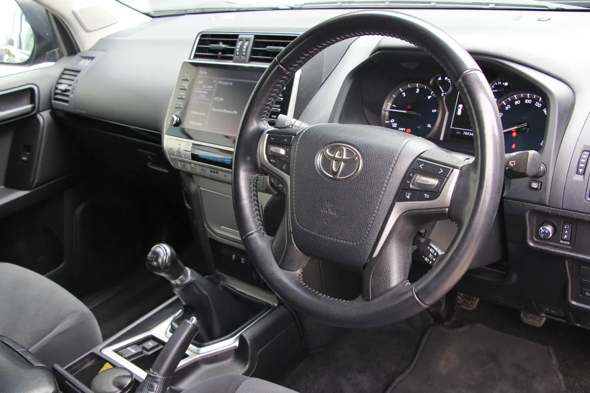 Landcruiser LWB* 2 Seat * Man * Low Kms - Image 3