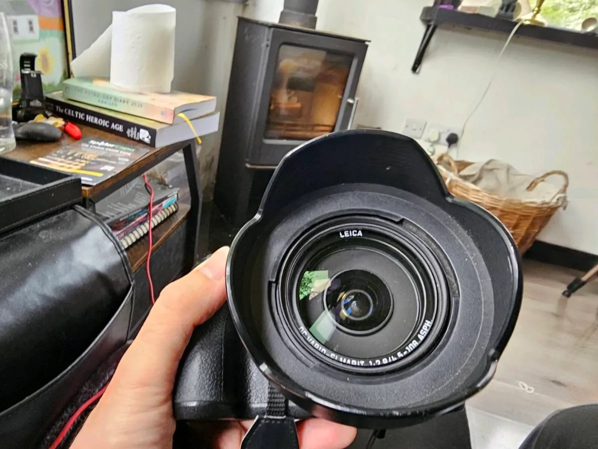 Panasonic Lumix DMC-FZ330 Bundle - Image 4