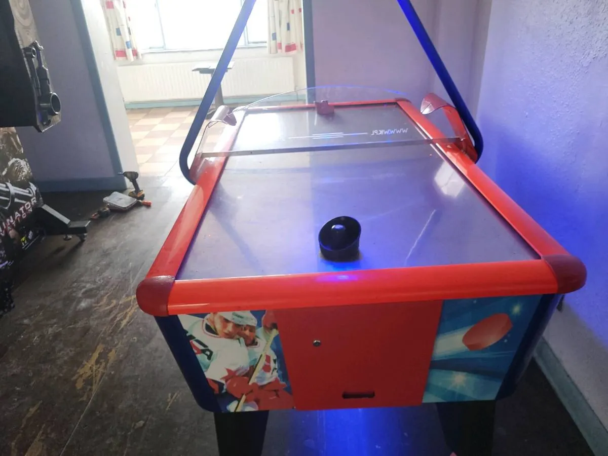commercial Air hockey machine - Image 2