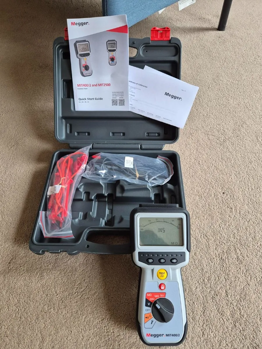 Megger Meter MIT 400 2 Insulation Tester - Image 2