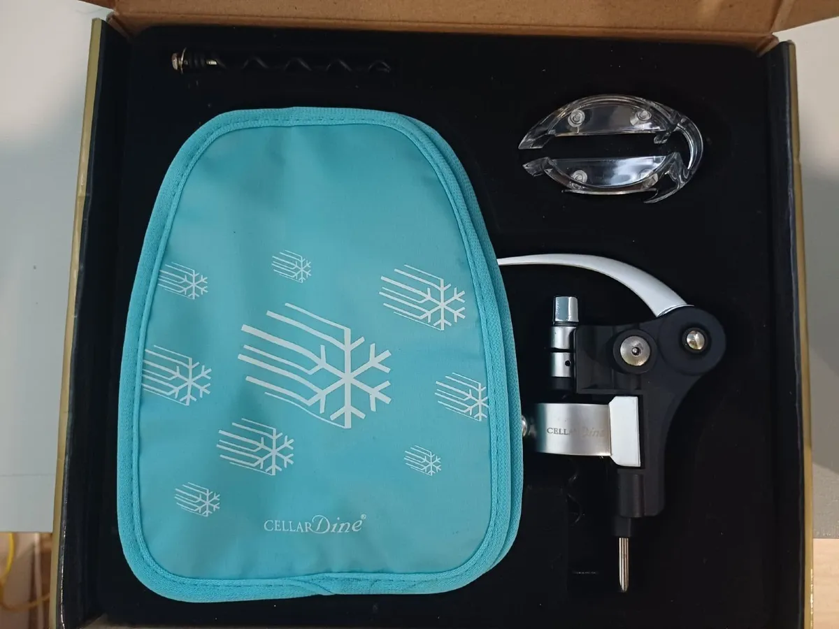 Lever Corkscrew and White Wine Chiller - Image 2