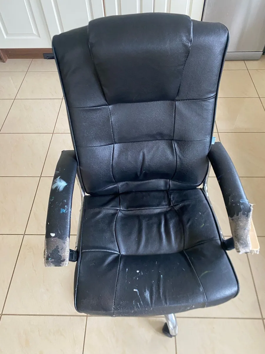 Office chair - Image 1