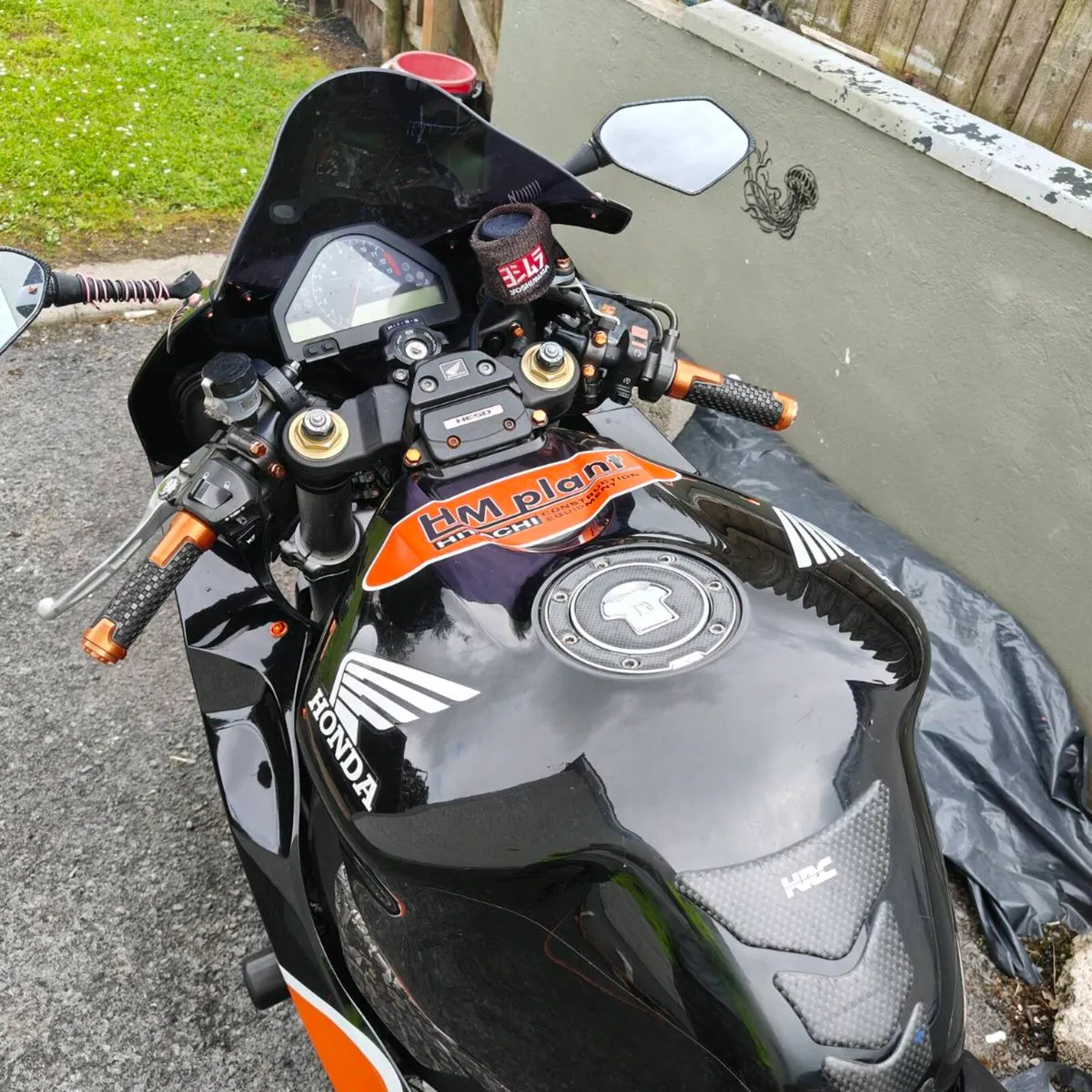Honda CBR 1000rr. 2005 - Image 1