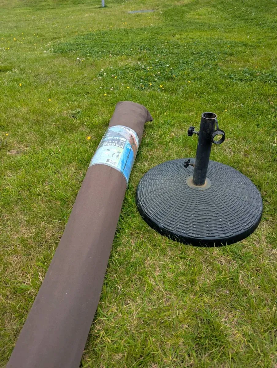 Garden Parasol and Base - Image 3