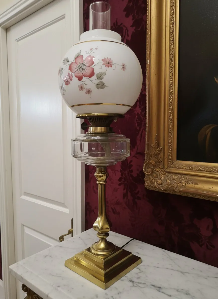 A selection of oil lamps - Image 1