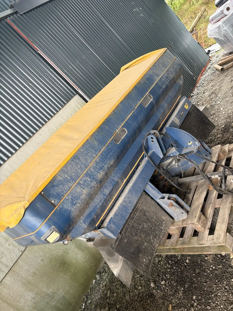 Krm bogballe fertliser sower - Image 1