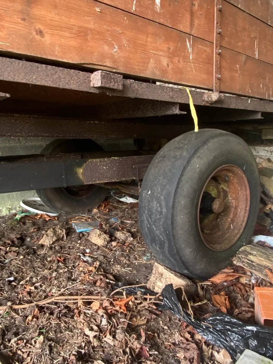 Vintage trailer - Image 2