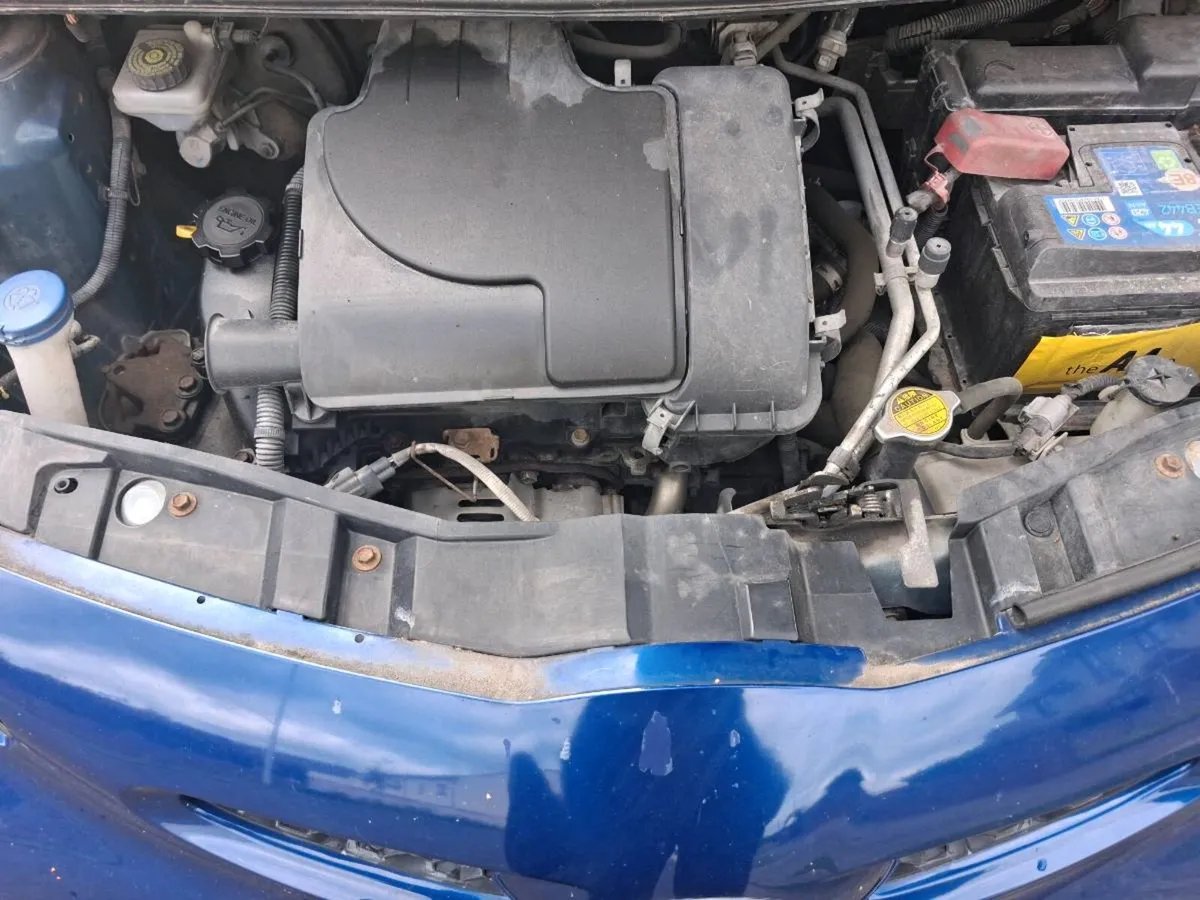 Toyota auto for sale needs clutch - Image 2