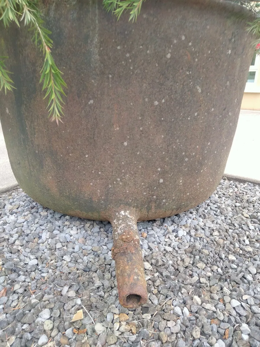 Famine pots - Image 3
