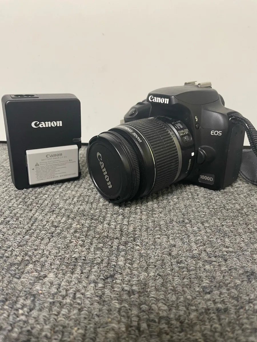 Canon EOS 1000d 18-55mm lens - Image 1