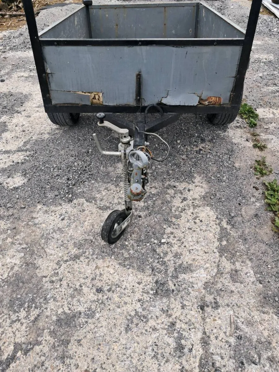 Trailer - Image 1