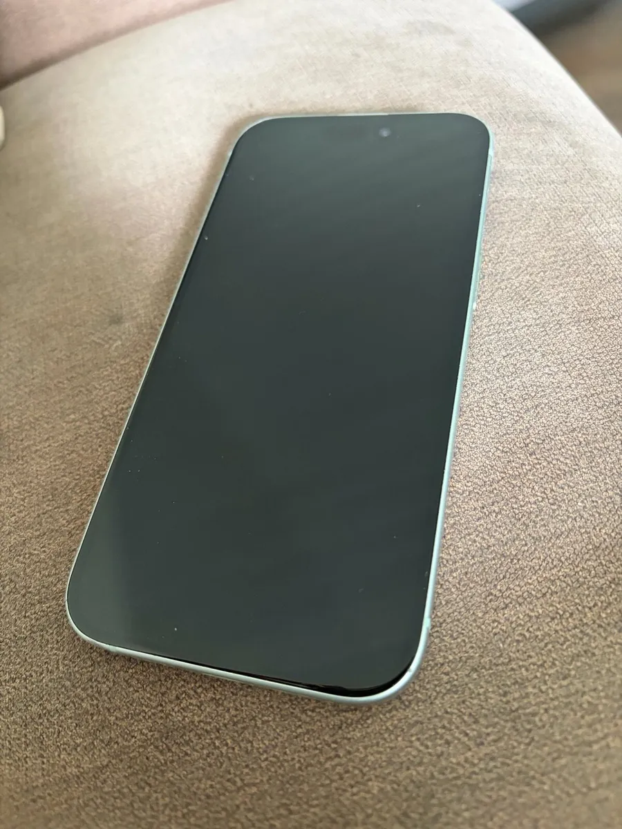 iPhone 15 - Image 1