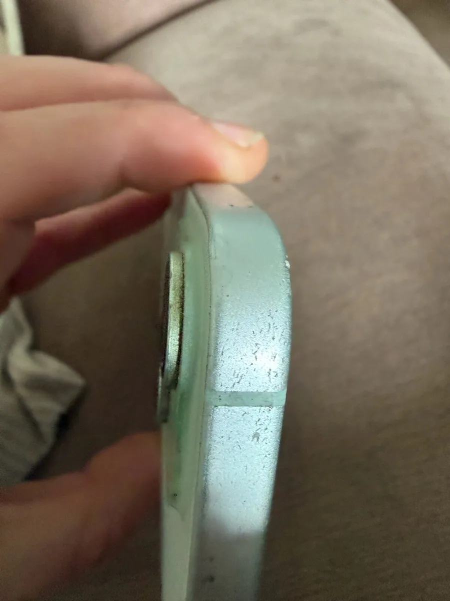 iPhone 15 - Image 4