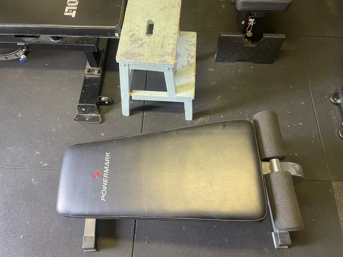 sit up/crunch bench will take any price - Image 2