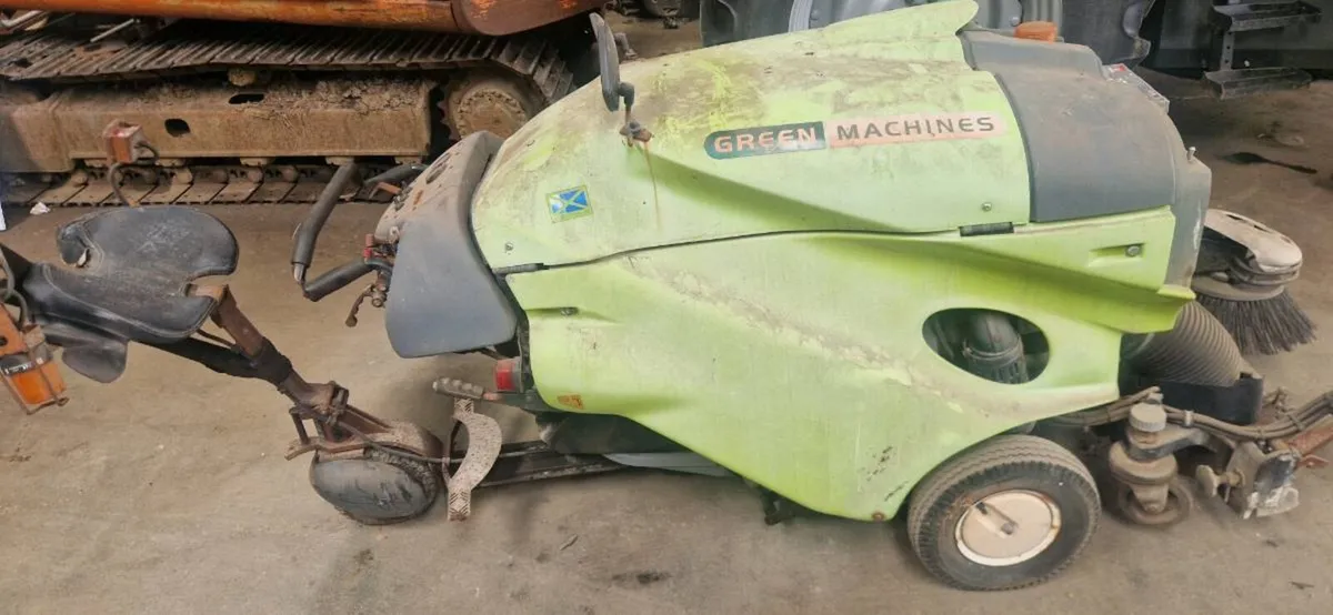 Green Machine Yard Sweeper - Image 2