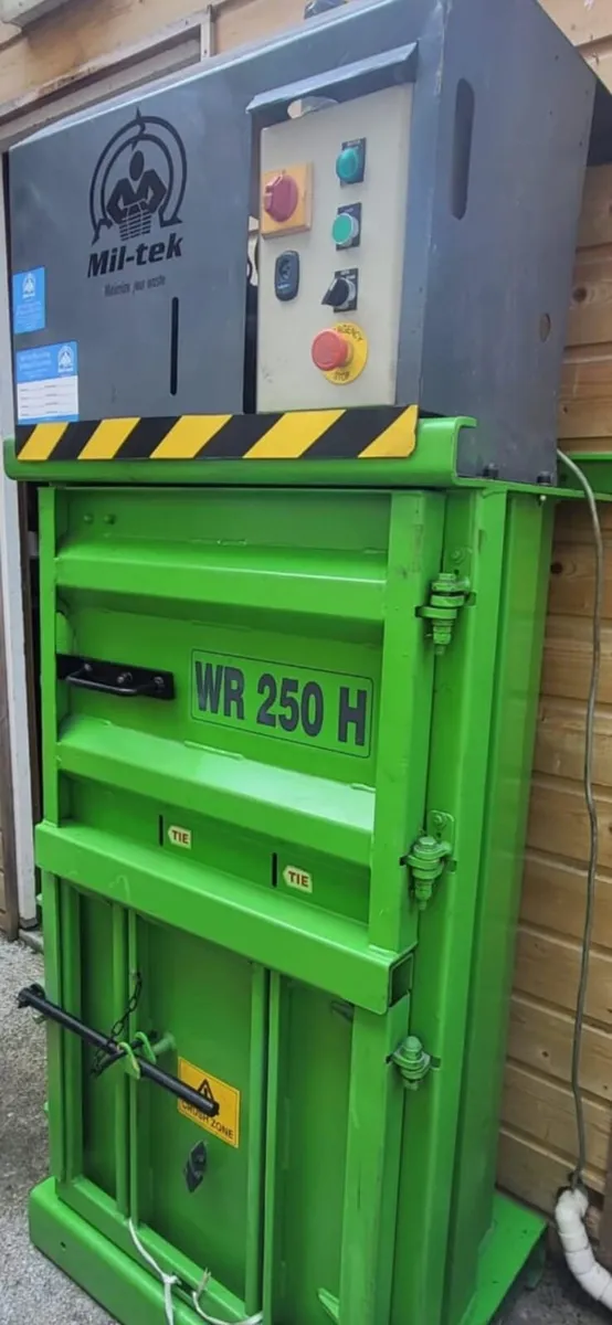Cardboard Compactor baler - Image 1