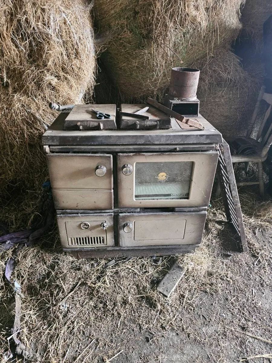 Solid fuel Stanley range - Image 1