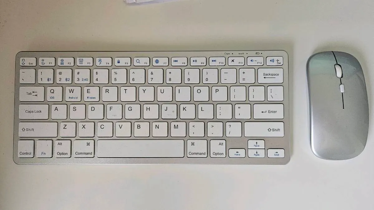Bluetooth keyboard access mouse - Image 1