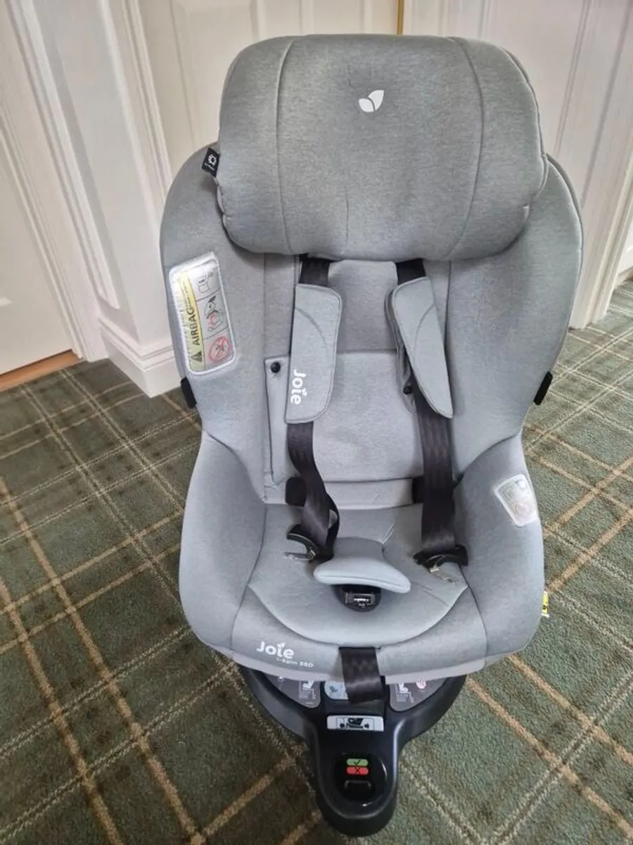 Joie iSpin 360 car seat - Image 1
