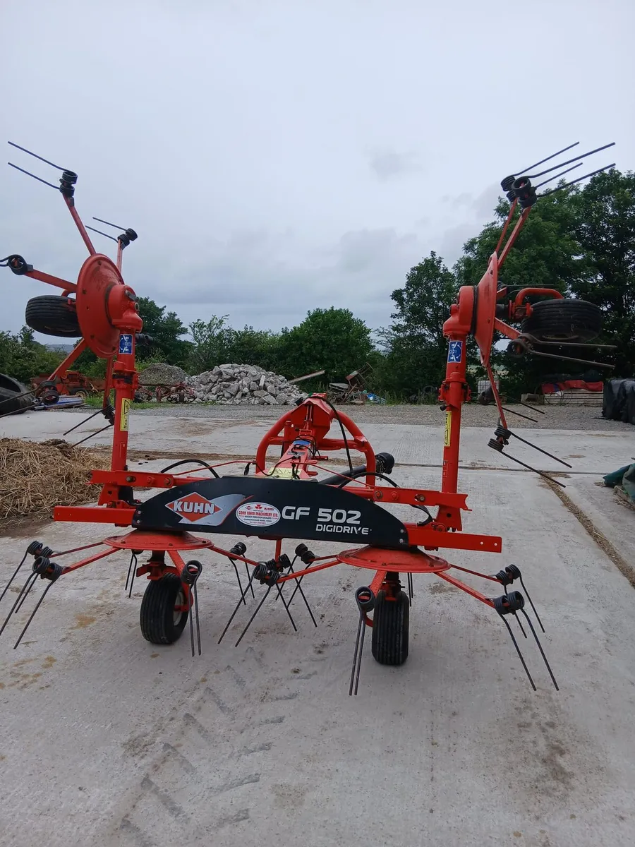 Kuhn GF 502 4 rotor tedder - Image 1