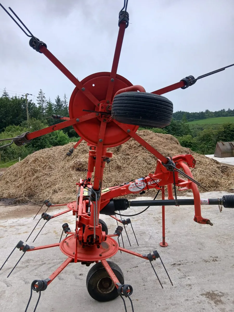 Kuhn GF 502 4 rotor tedder - Image 3
