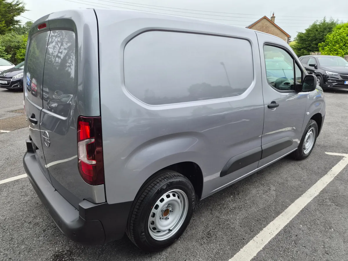 NEW Opel Combo 1.5L Diesel Auto - Image 3