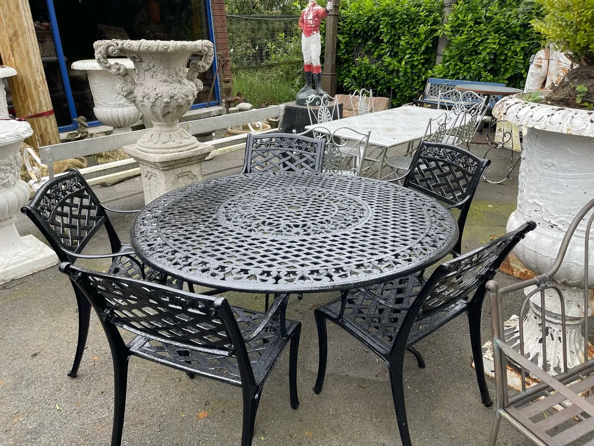 Garden table 5 chairs - Image 2